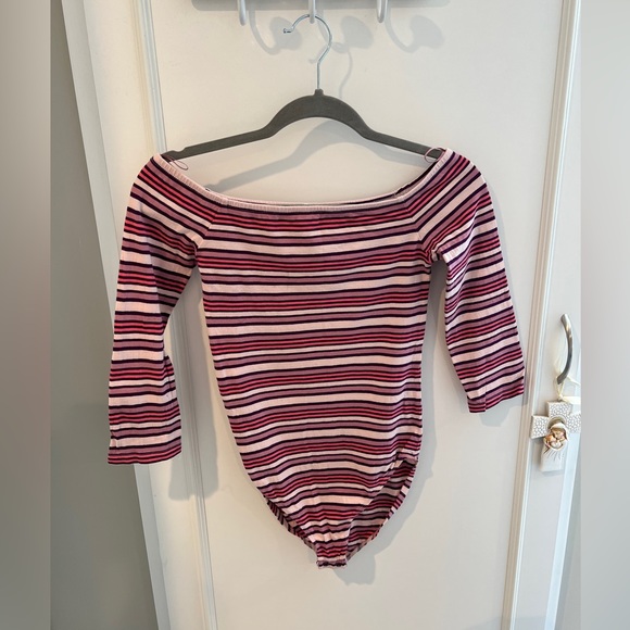 Express off the shoulder striped bodysuit - Picture 4 of 7
